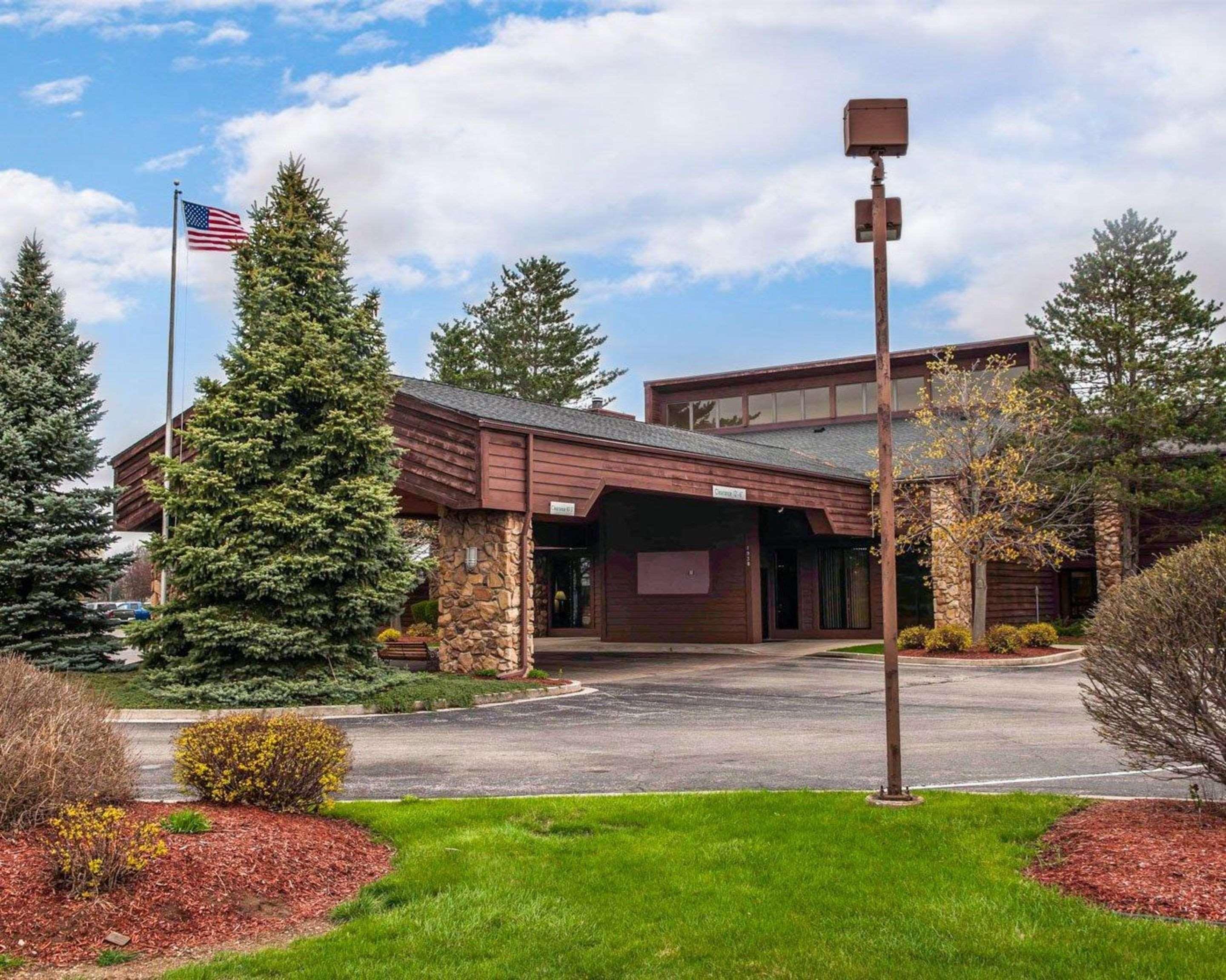 Quality Inn & Suites Goshen Exterior photo